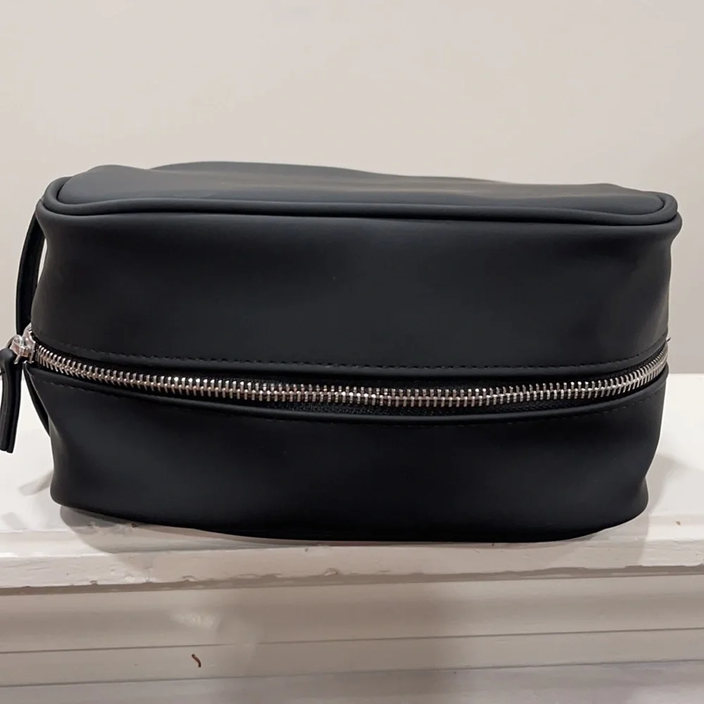 Prada - Picture 2 of 4